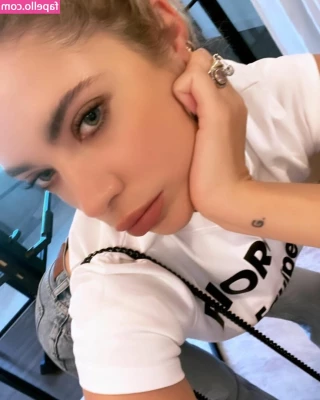 Ashley Benson [ ashley-benson ] - ACCESO GRATUITO POR 30 DIAS - TE INVITO A VISITARME Y CONOCERME -VAS