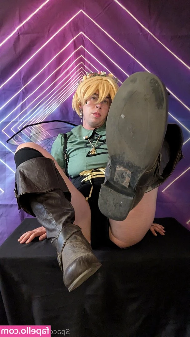 spaceghostarts - I don't know if you're ready for these hot pictures... 😌😏😉