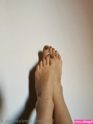 vanesa_4 [ vanesa-4 ] - What do you see in my eyes?