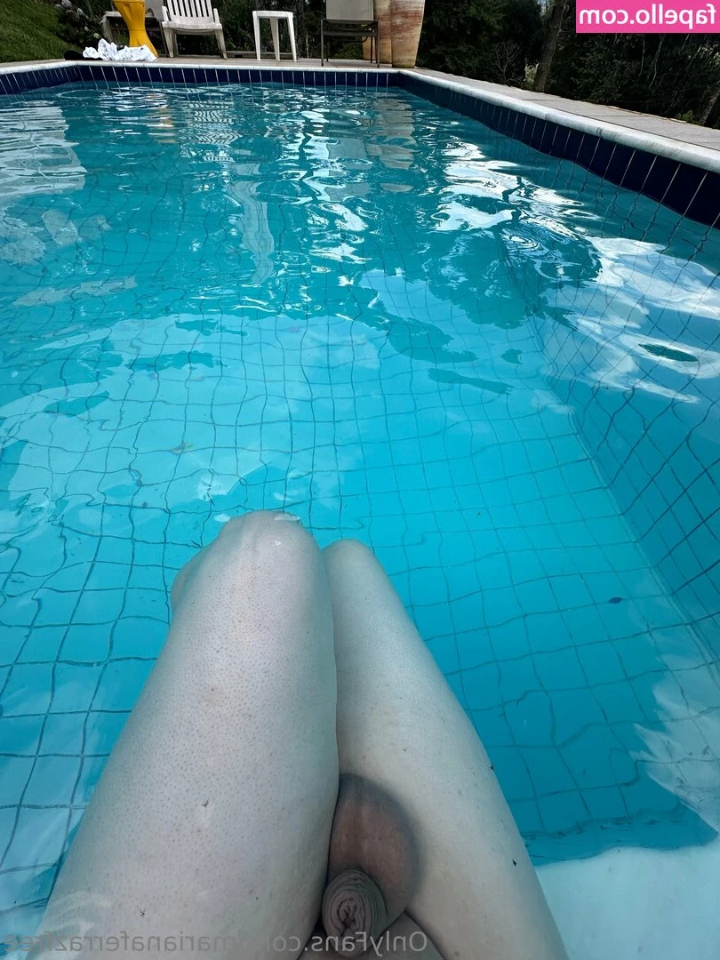 marianaferrazfree - Hey bonjour 😉 petite série photo en direct du lit... Réveil en