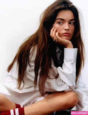Emma Mackey [ emma-mackey ] - Have an amazing day ^_^
