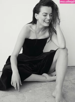 Emma Mackey [ emma-mackey ] - Paja de resaca