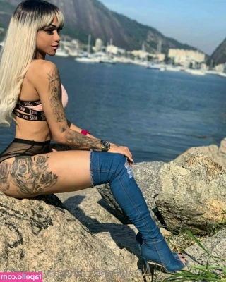 patyalves77 - What’s your favorite Netflix and chill right now? I’m looking for