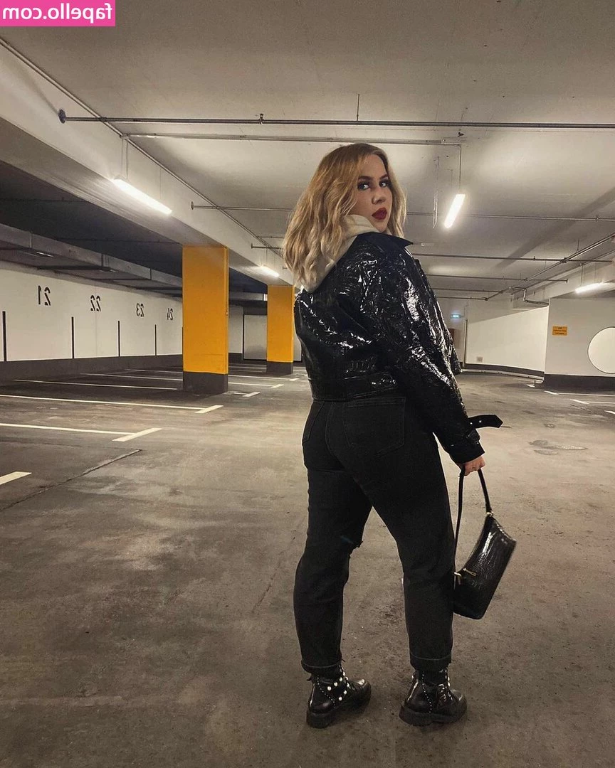 Stefanie - sale on my vip?