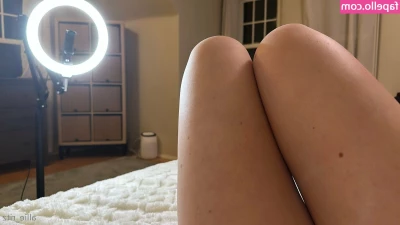allie_ritz [ allie-ritz ] - Lights ON!