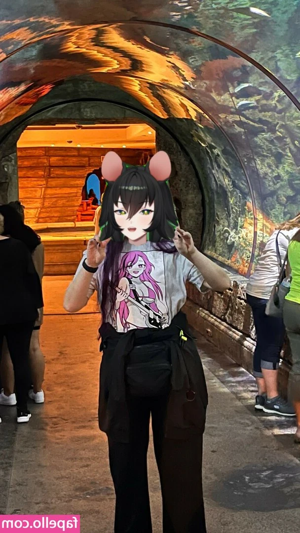 zumzumtm [ zuma ] - On a scale 1-10, how fuckable am I?👩‍⚕️