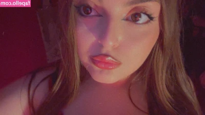 Anna Russo [ anna-russo ] - ❣️Daddy bought me these cute little butt plugs ❣️