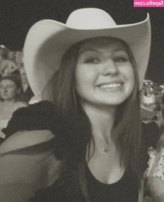 Hailey H. Johnson [ hailey-h-johnson ] - goodnight sweet dreams 💕🌙