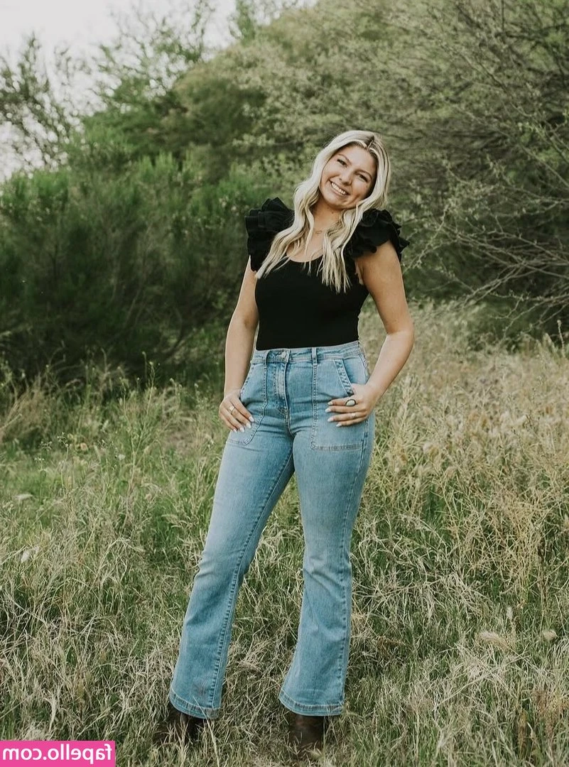Hailey H. Johnson [ hailey-h-johnson ] - Time for your therapy session.. 🤓 Tell me all about your