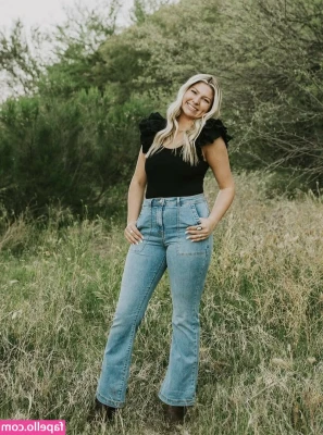 Hailey H. Johnson [ hailey-h-johnson ] - Time for your therapy session.. 🤓 Tell me all about your