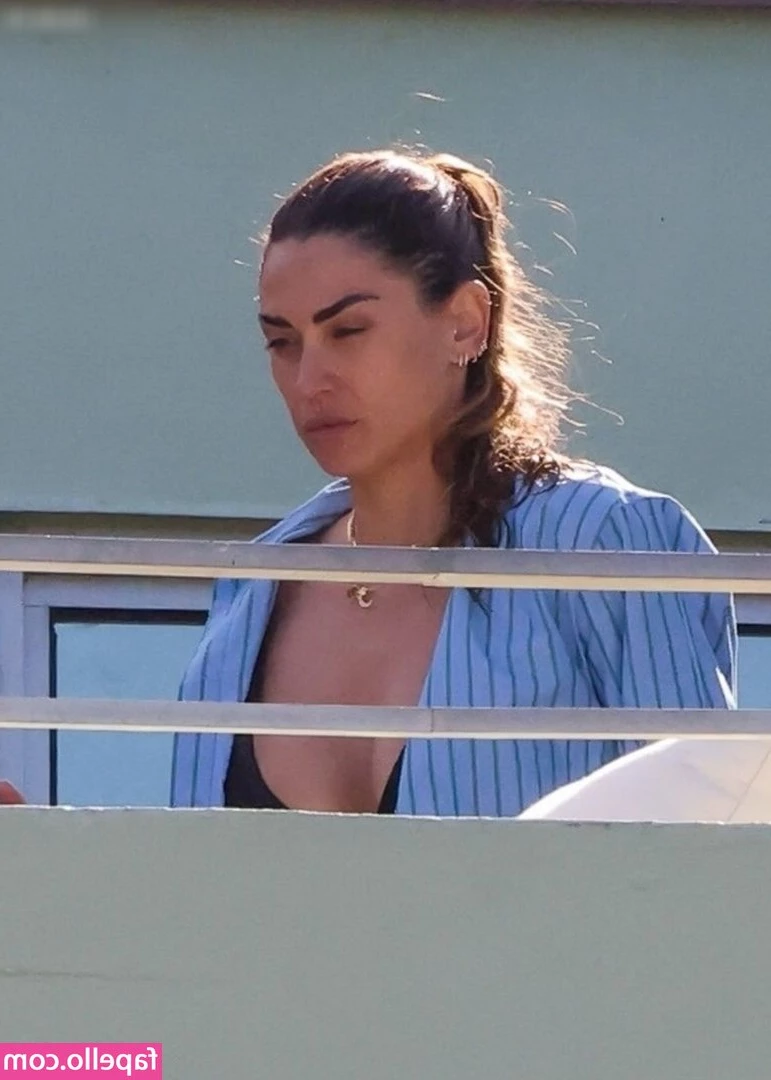 Melissa Satta [ melissa-satta ] - Oh yes  Let s play  I m a brat  tell me without words