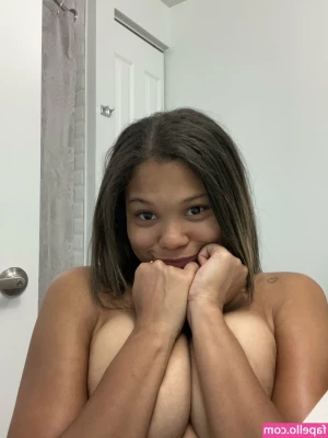 Michelle Anderson [ michelle-anderson ] - You want to see how athletic I am  Ohh    You want me to be your yoga