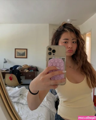 Rachel Huh [ rachel-huh ] - Who else is feeling slutty today? Slide in my DMs😜