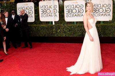 Rosamund Pike [ rosamund-pike ] - Daydream