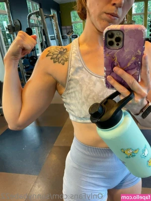 sunnybabe22 - Really enjoying using my studio gym. I just finished building this