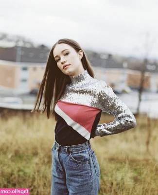 Sigrid Raabe [ sigrid-raabe ] - doing a lil show and tell in your DMs today ❤️ i'm introducing my