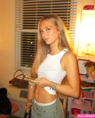 Sophie Grace [ sophie-grace ] - Tip on this post if u would suck on them 🍒 😇👀💋