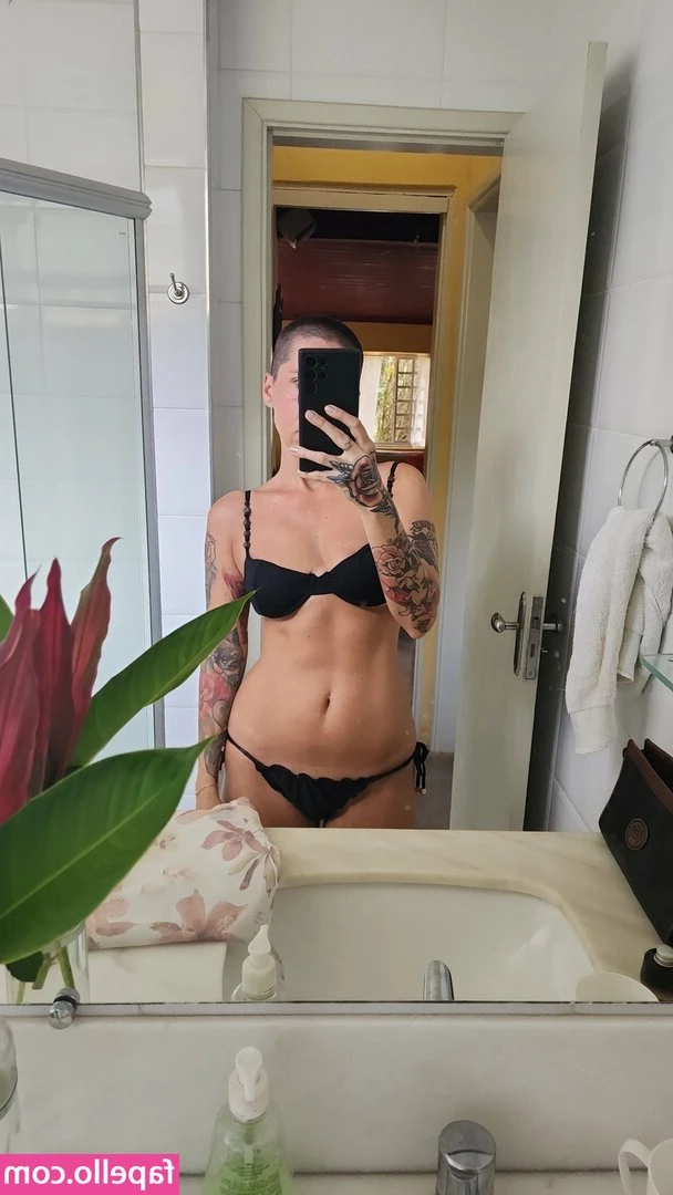 Bruna Biridim [ bruna-biridim-1 ] - Ask me about my customs 🎥 and panties 👙