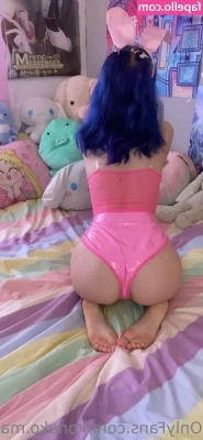 Koneko.mari [ koneko-mari ] - Some good ol belly as a first post  I say yes