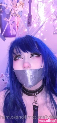 Koneko.mari [ koneko-mari ] - 2 pics  Double the trouble and double the peach