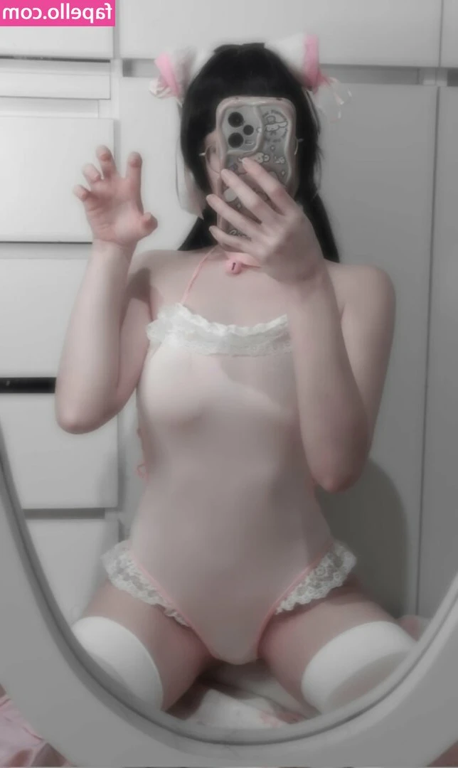 fuckbunniee - Guys often ask me how "into it" I get in a shoot - all depends on