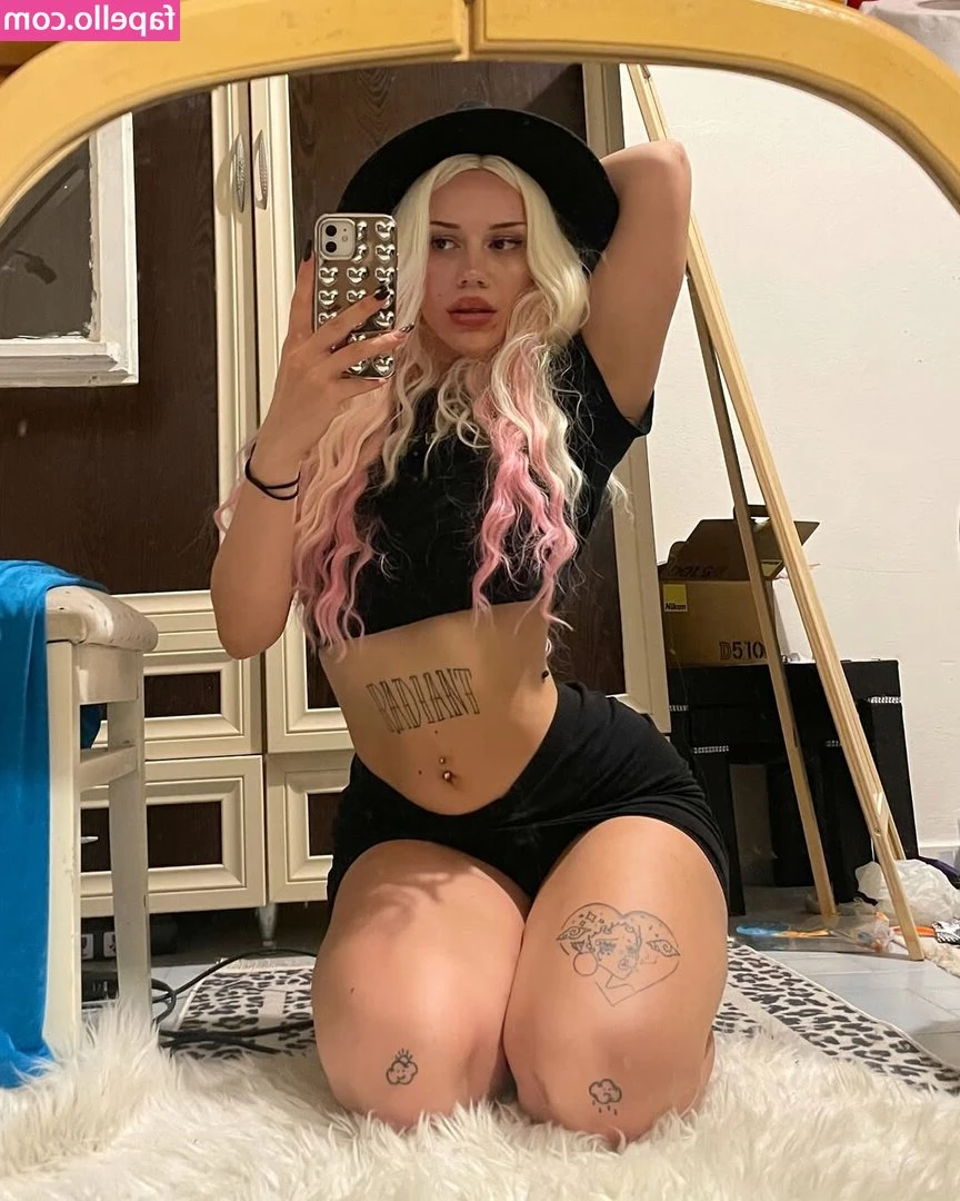 shebulkk - 🌞🌞 Vegas Heat Baby 🔥🔥  I’m literally wearing my bikini