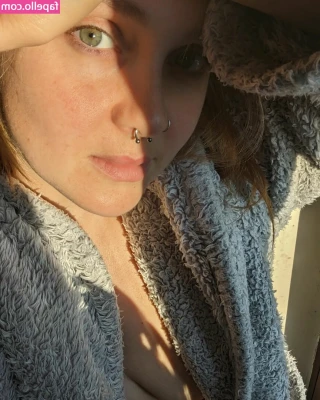 constanceflame - wanna have fun with you!!!! My boobs and my ass are here waiting for