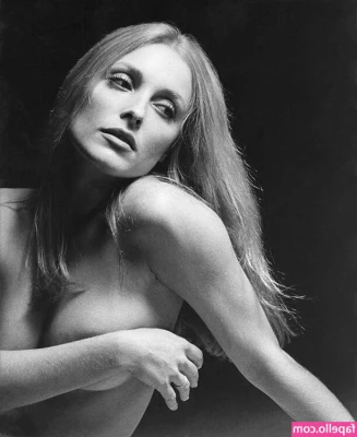 Sharon Tate [ sharon-tate ] - look how small my head looks compared to my huge ass cheeks lol