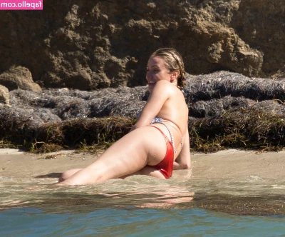 Cameron Diaz [ cameron-diaz ] - Suck my boobs baby