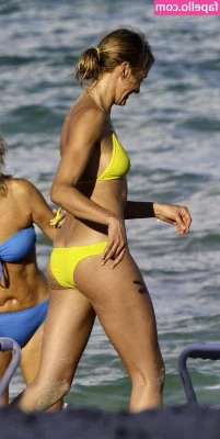 Cameron Diaz [ cameron-diaz ] - Long wanking   Huge cumshot all over my face again   Happy Easter to