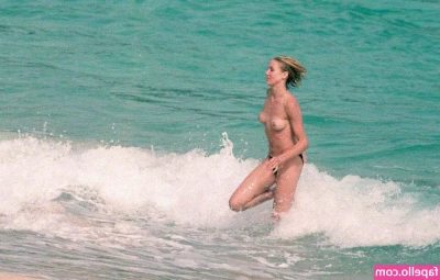 Cameron Diaz [ cameron-diaz ] - happy Friday sunshines