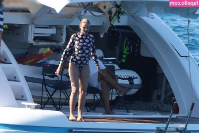 Cameron Diaz [ cameron-diaz ] - Do my feet turn you on? 😉 #feet #montage