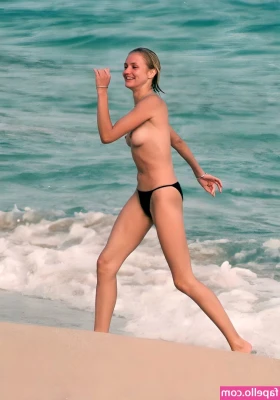 Cameron Diaz [ cameron-diaz ] - Wake up sleepyhead
