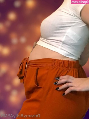 dreamybellyasmr - A handful