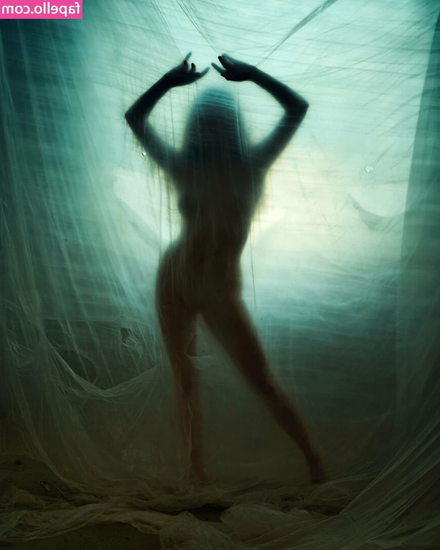 Megan Farmer [ megan-farmer ] - I get the pleasure of waxing @kitmassimo extremely hairy back this