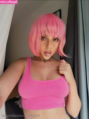 Alkonawt - Aimes tu mes grosses cuisses d’actrice porno🙊 Viens t’asseoir