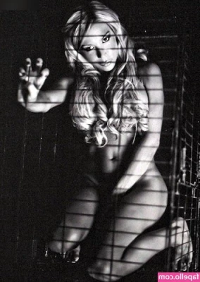 Brooke Hogan [ brooke-hogan ] - Want to have a Naked Picnic? 🧺 💋