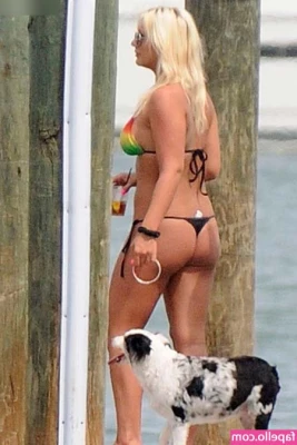 Brooke Hogan [ brooke-hogan ] - I love being on my knees