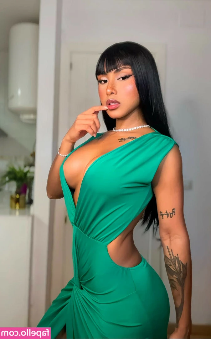 Karen Dayana [ karen-dayana ] - Lol no caption just girl cock