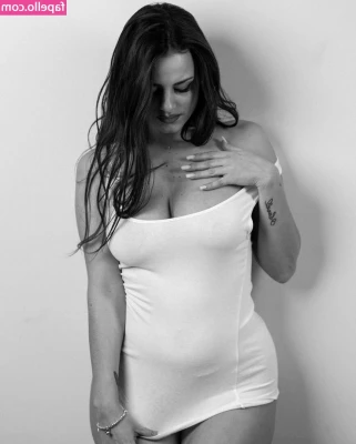 Vanessa Gemmellaro [ vanessa-gemmellaro-1 ] - The sucking, the fucking and then back home for my pathetic caged
