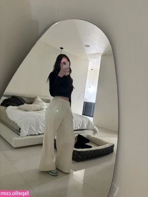 emmiejohnson - A cor verde combinou comigo      Did the green color suit me      Me