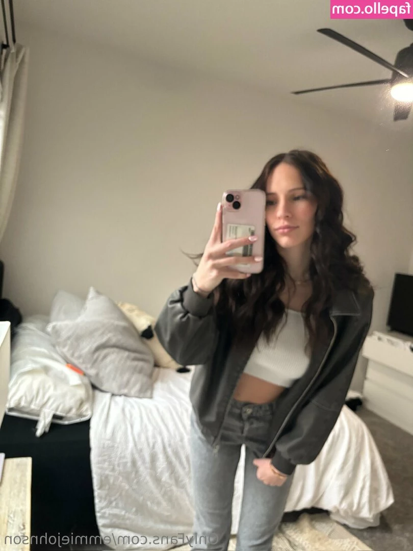 emmiejohnson - $1000 left to buy a new car🤞 Prizes are live show,custom pics and