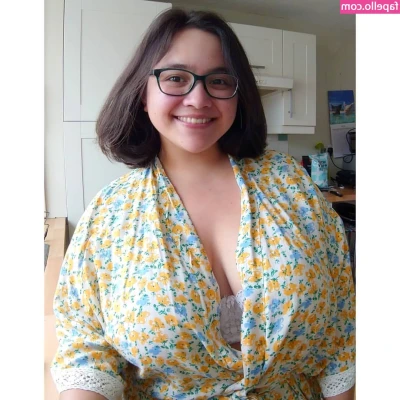 janineaam - 🤓 ...Would you be my boy toy? 🤫🤗🤭😵😳 😈 If so, do