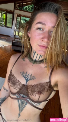 rayne_falls [ rayne-falls-2 ] - Monday night….feeling alright💋💋💋Candy