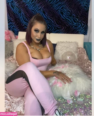 Skarlette Nikole [ skarlette-nikole ] - Who wants me to suck him off like this?😌