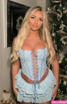 Sienna Atkins [ sienna-atkins ] - School girl video coming up with my 🔥 gf