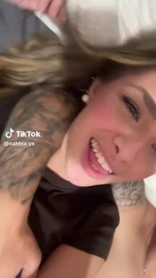 Nahia Torre [ nahia-torre ] - Ooh, ik kom klaar!