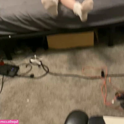 Bigyiddies69 - I look all white and fluffy but on the inside... 😈