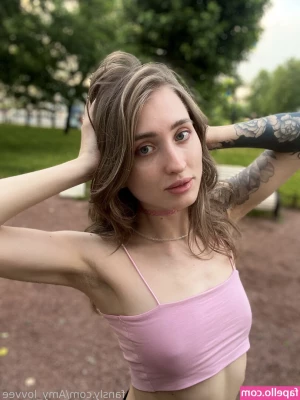 Amy_lovvee [ amy-lovvee ] - My booty's shaking tonight, I'm so frisky, I want a hot night
