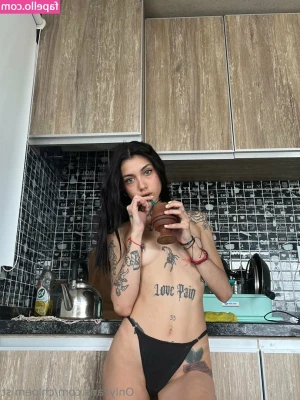 chloemist - Who still needs a Valentine? 😘